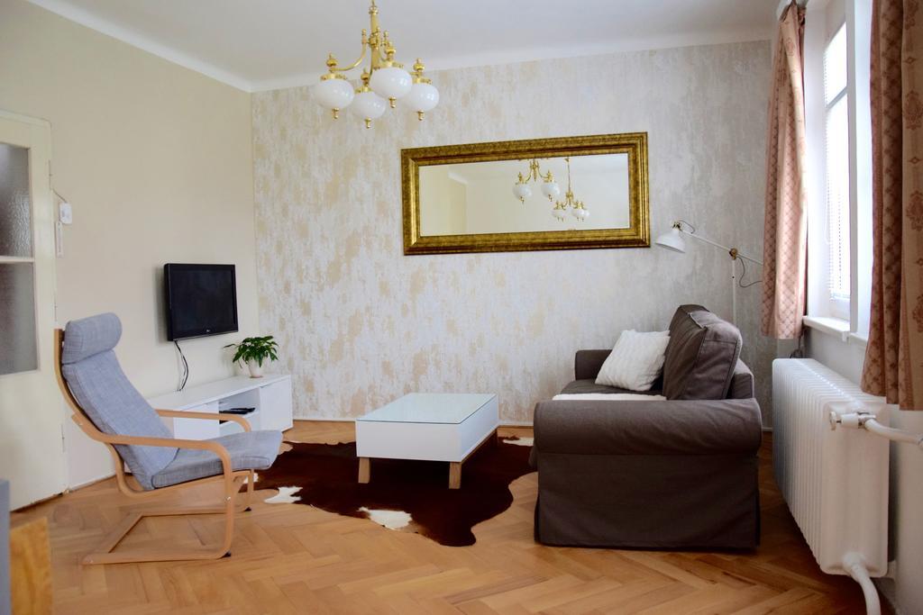Classical House In Prague 6 Exterior photo